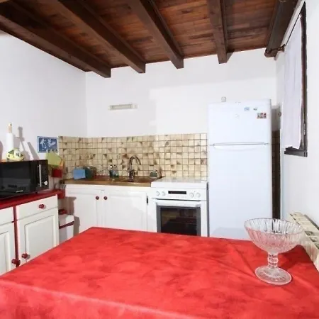 Corbeillou Apartment